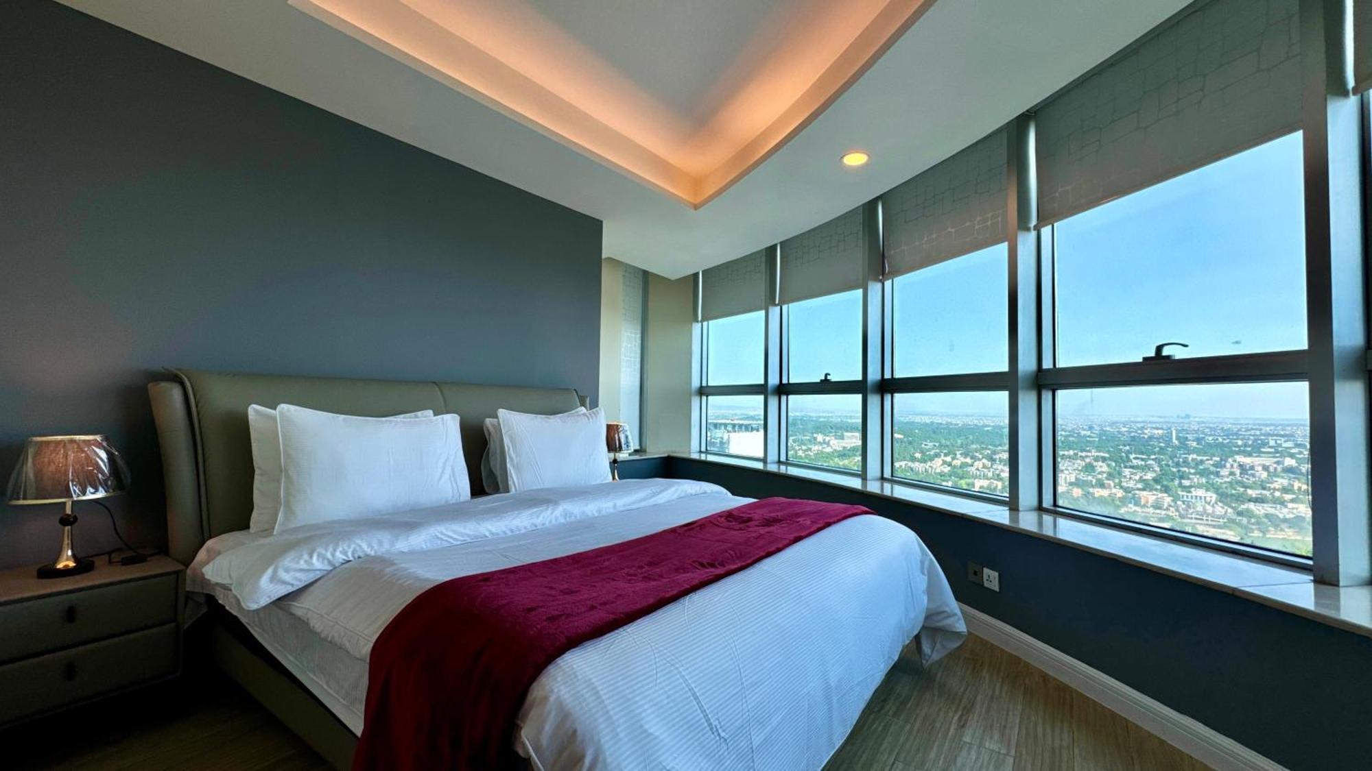Centaurus Apartment City View Three Beds 伊斯兰堡 外观 照片